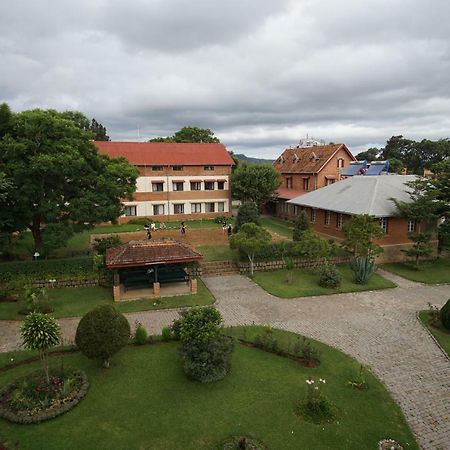 Hotel Lovasoa 4C Antsirabe Exterior foto