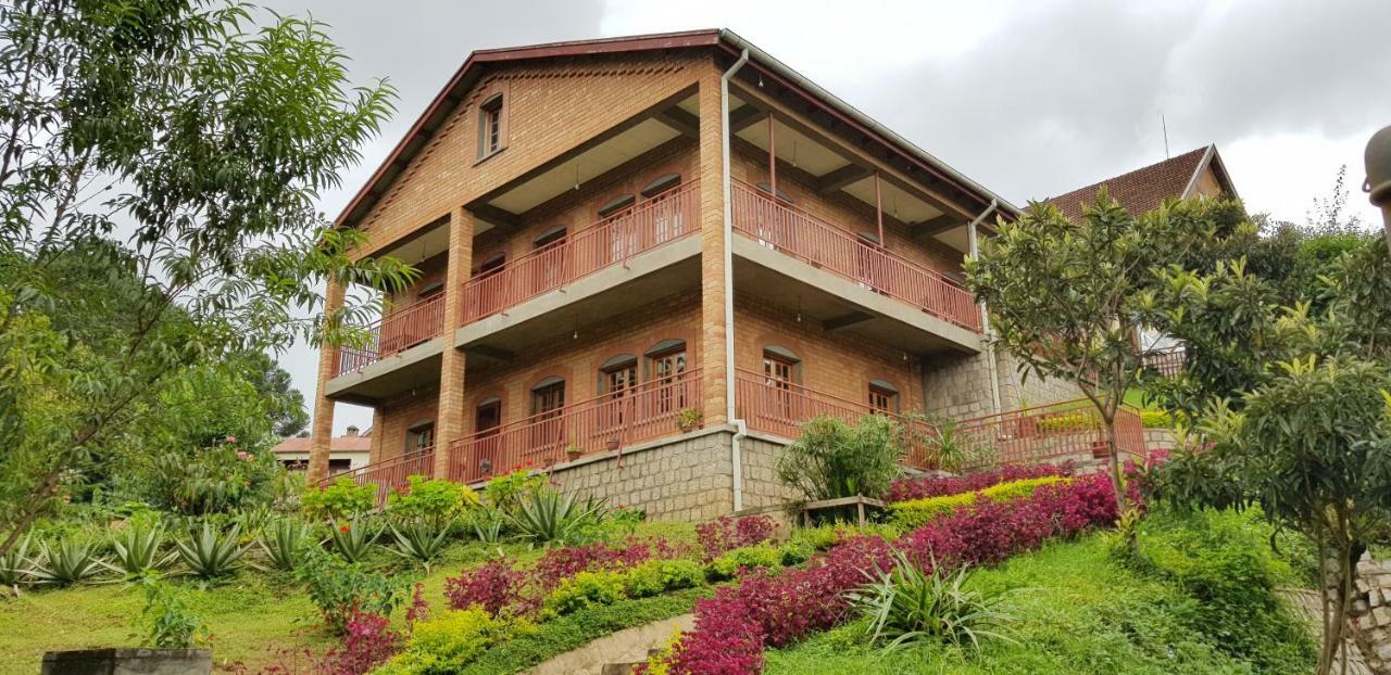 Hotel Lovasoa 4C Antsirabe Exterior foto