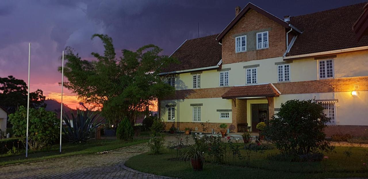 Hotel Lovasoa 4C Antsirabe Exterior foto